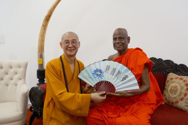 【With video】[EXCLUSIVE] Under the Bodhi Tree, Before Ruwanwelisaya Dagoba: One Buddha One World Receives Blessings from Sri Lanka’s Sangharaja – Ven. Shih Da Hui: “May We Visit Many Good Spiritual Fri